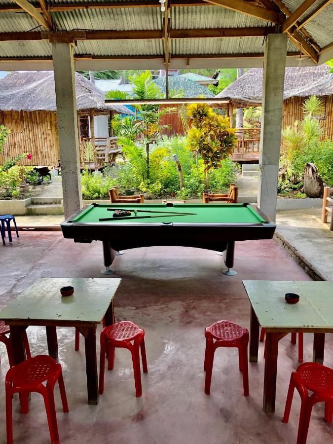 Sharky Hostel Oslob Exterior photo