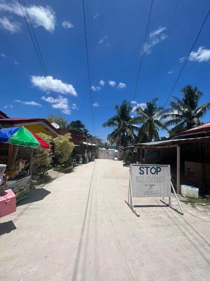 Sharky Hostel Oslob Exterior photo